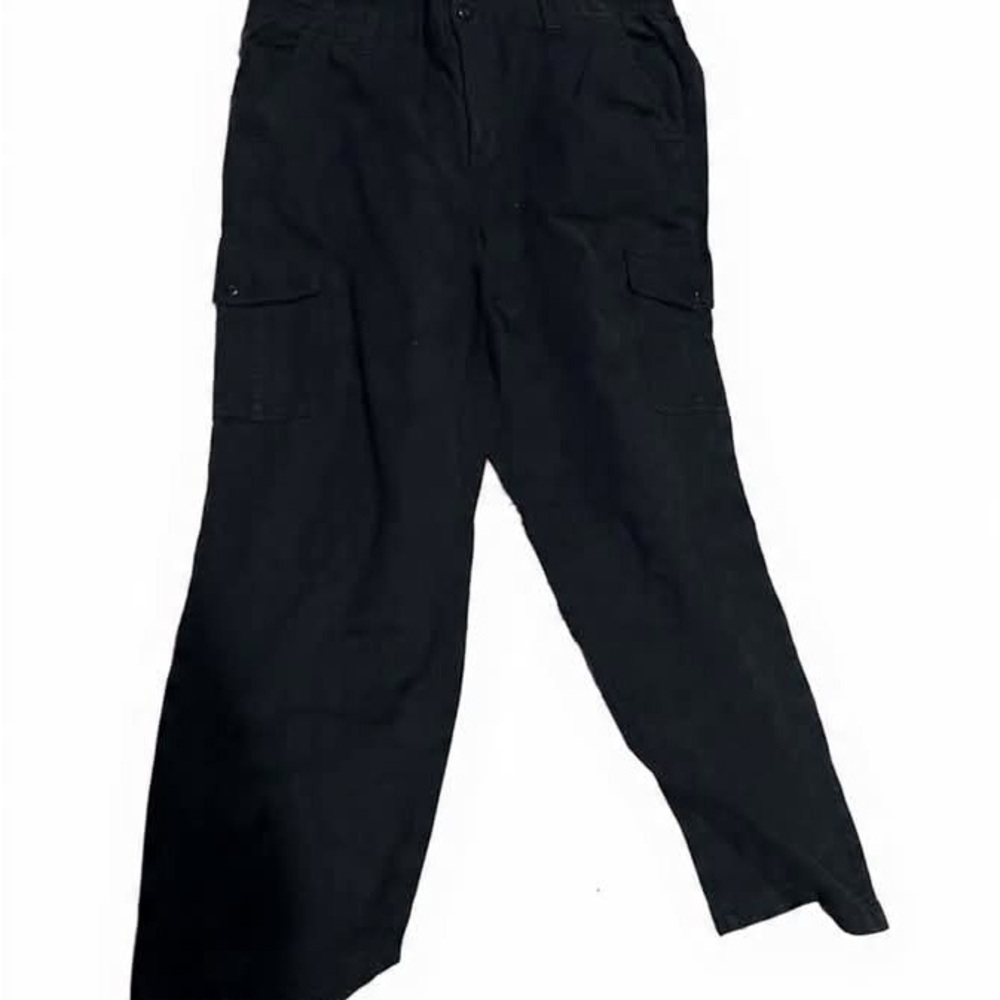 American Eagle Outfitters Black cargos!